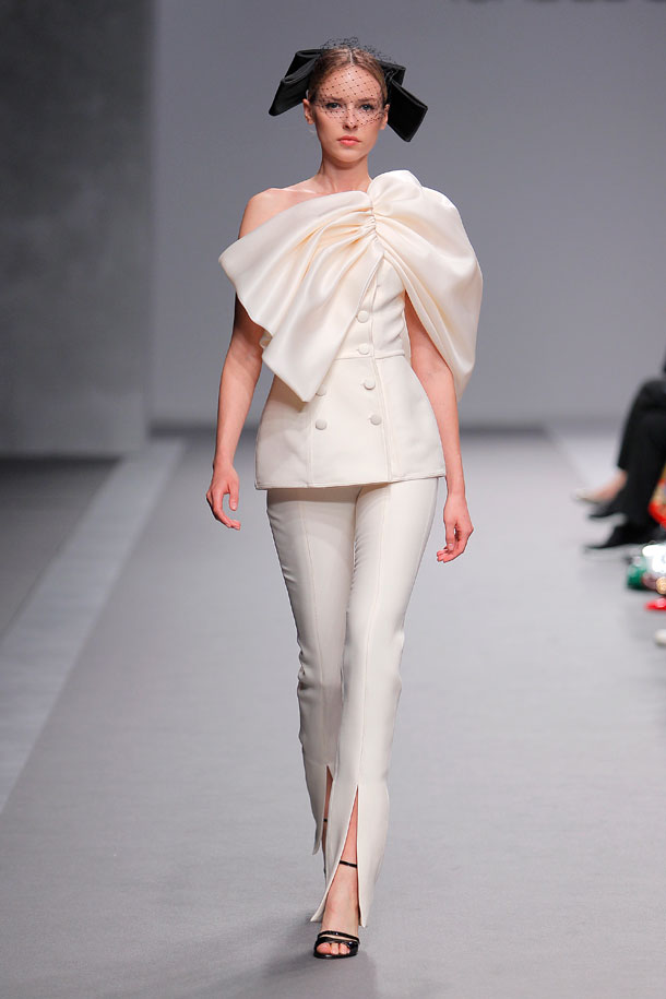 ilovebrides.pt Isabel Sanchis Coleção 2020 Vestidos de Noiva